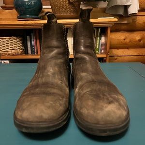 Well Loved Rustic Brown Blundstones
